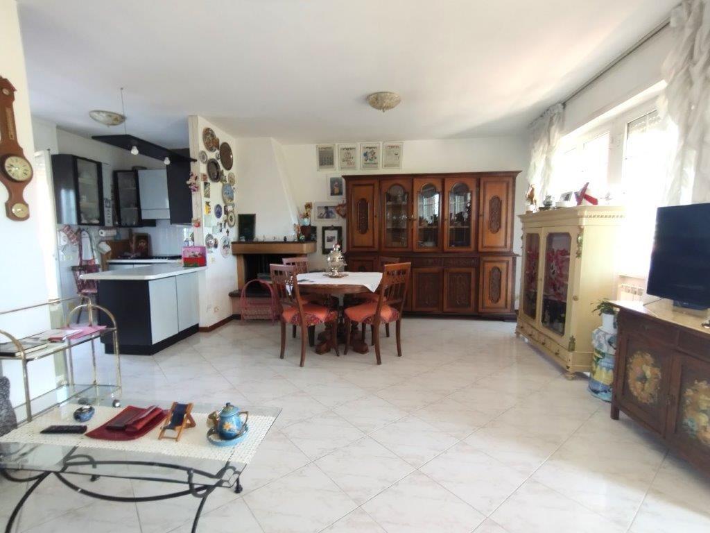 Casa indipendente con terrazzi a Fosdinovo