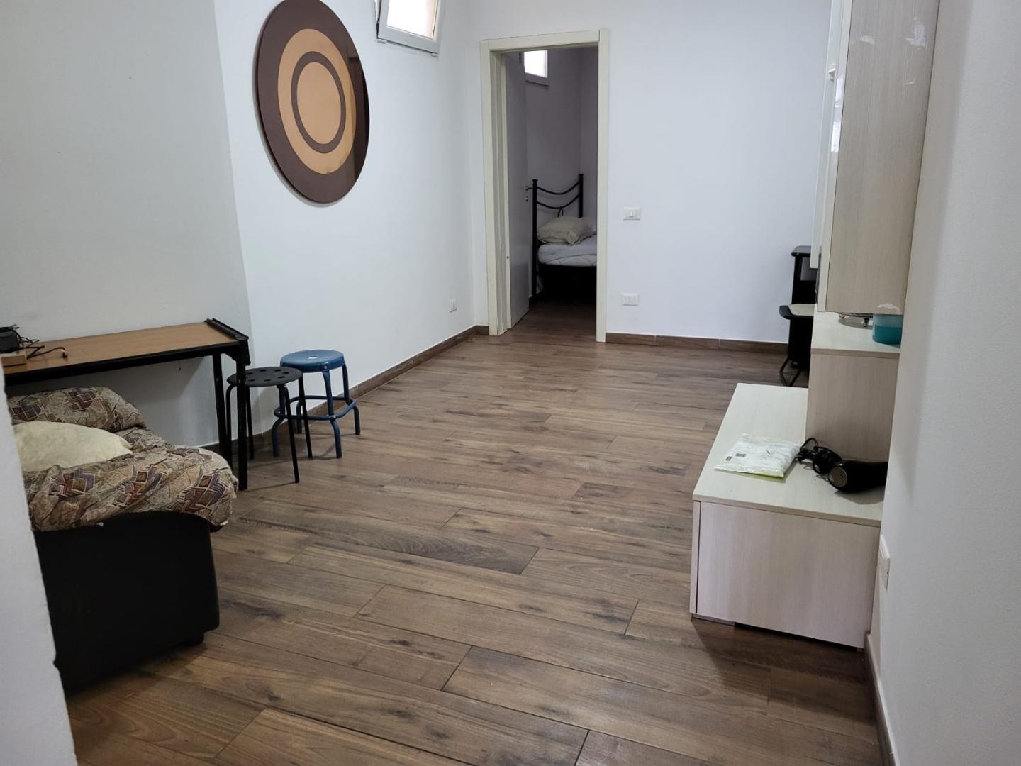 Trilocale arredato in affitto a Carrara