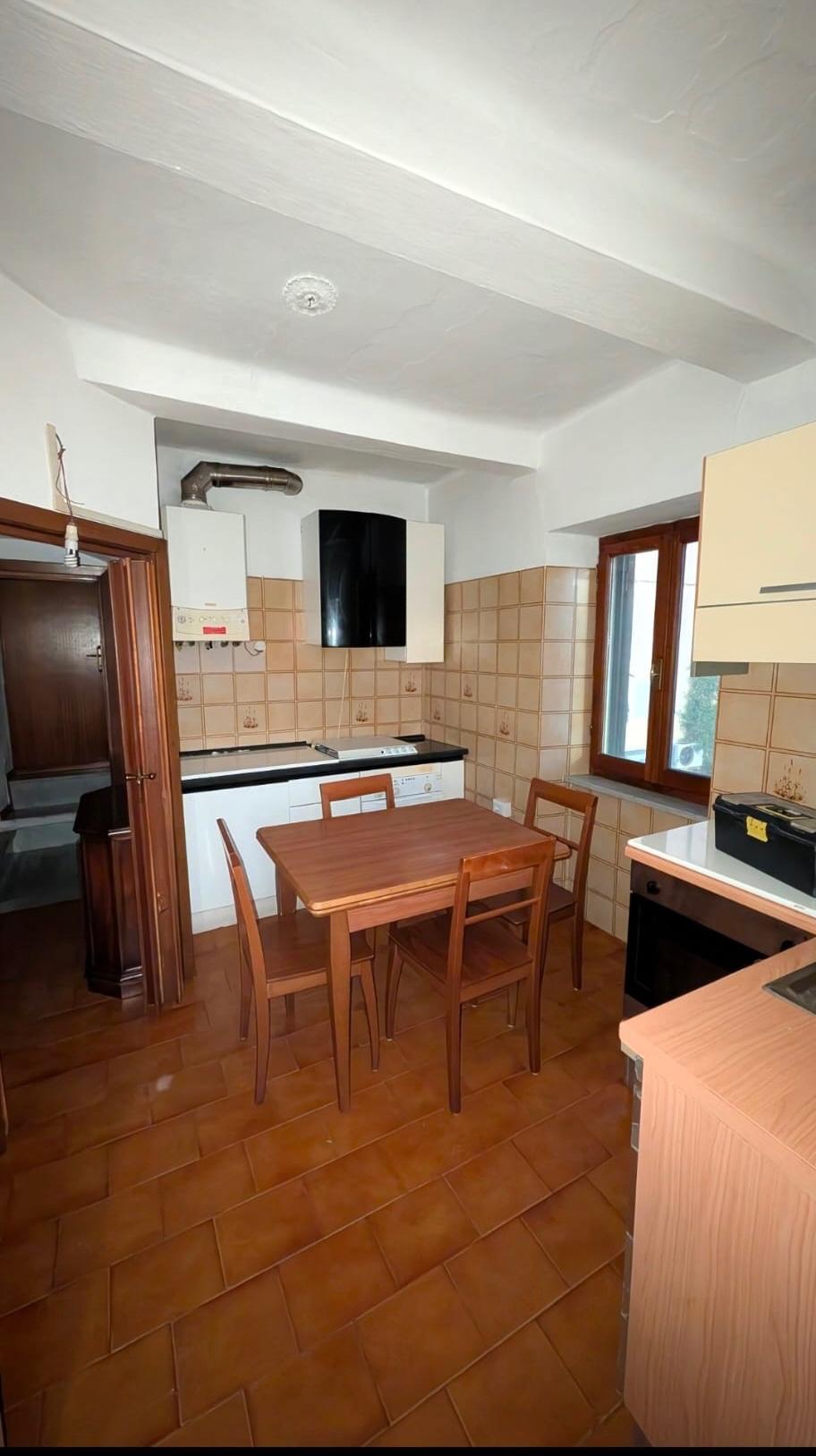 Bilocale arredato in affitto, Ortonovo casano