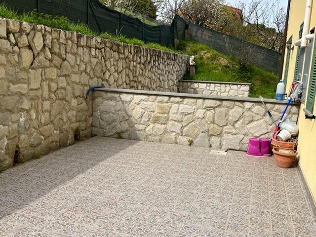 Villa Bifamiliare con giardino a Ameglia