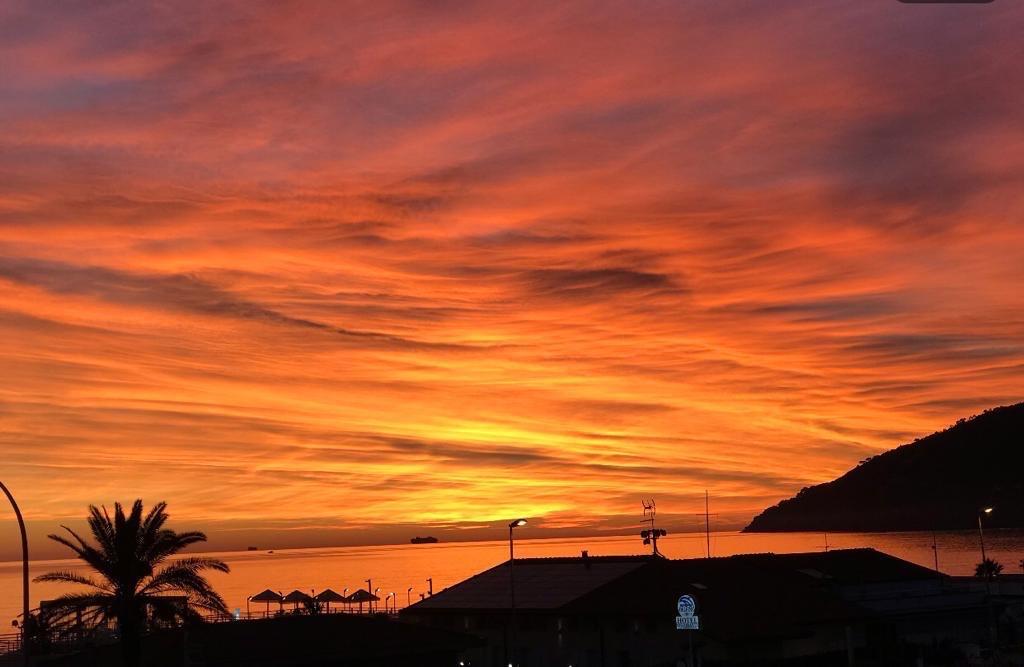 Quadrilocale arredato in affitto, Carrara marina di