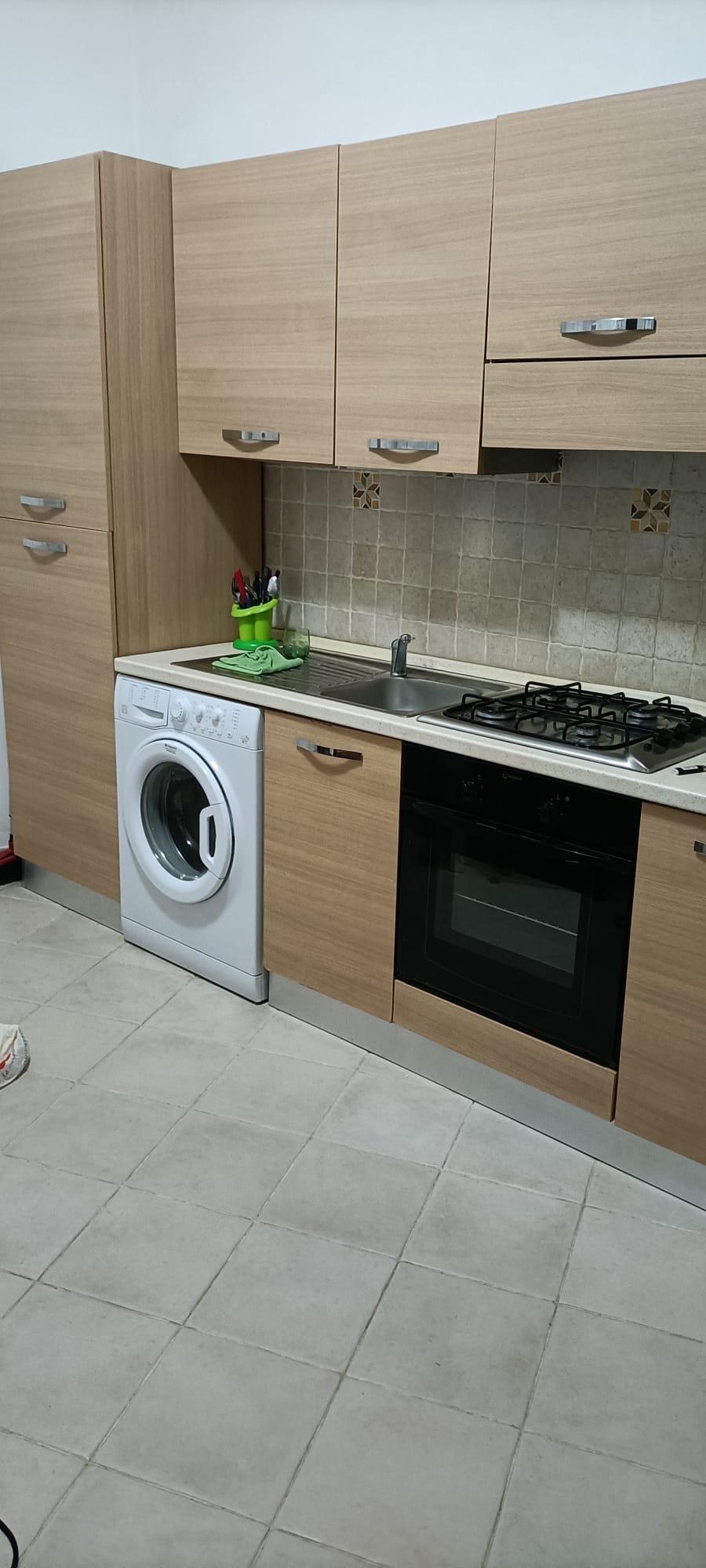 Bilocale arredato in affitto, La Spezia cadimare