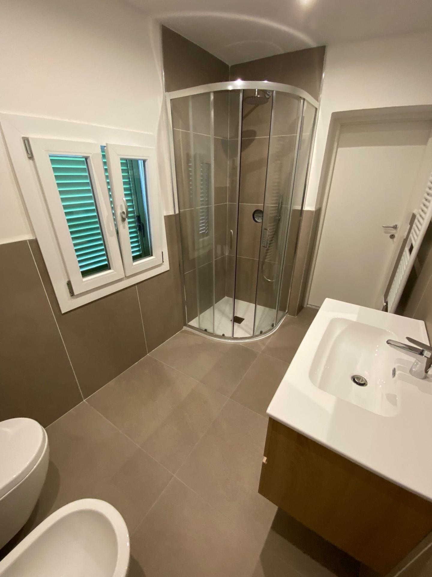 Casa indipendente arredata in affitto, Carrara marina di