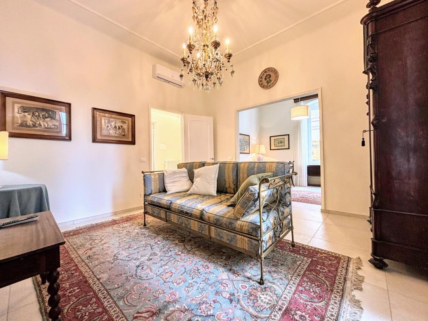 Quadrilocale arredato in affitto a Massa