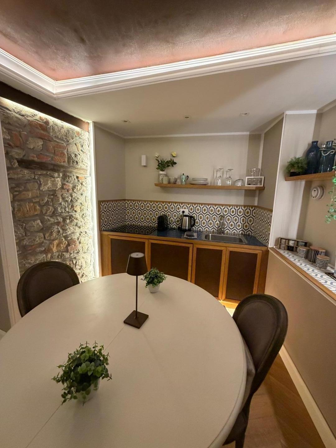 Bilocale arredato in affitto, La Spezia pitelli