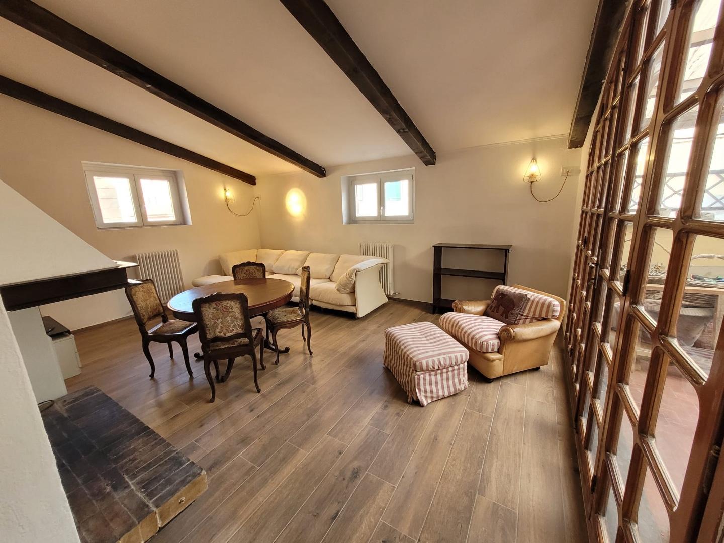 Attico arredato in affitto a La Spezia