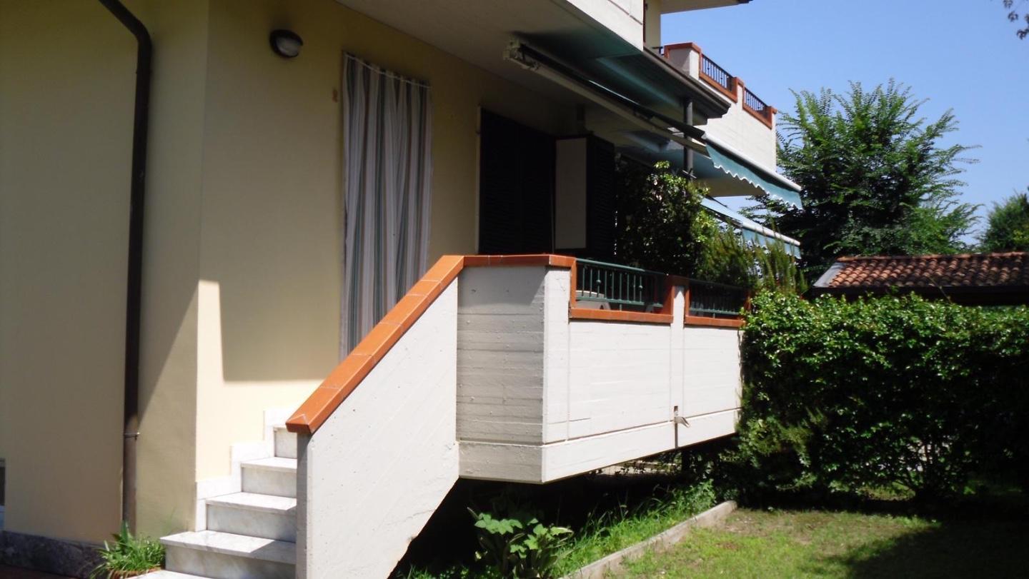 Villa Bifamiliare arredata in affitto, Massa marina di