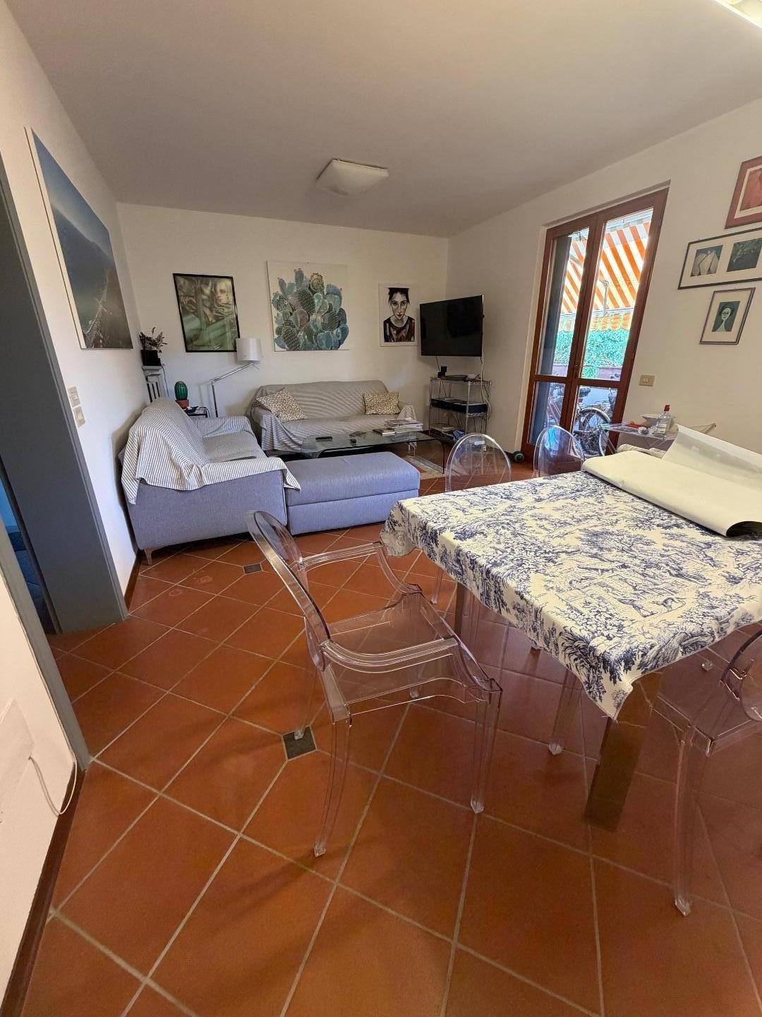 Villa Bifamiliare arredata in affitto a Forte dei Marmi