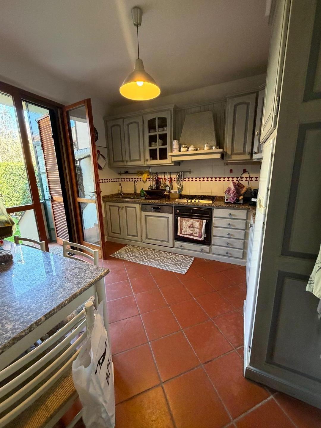 Villa Bifamiliare arredata in affitto a Forte dei Marmi