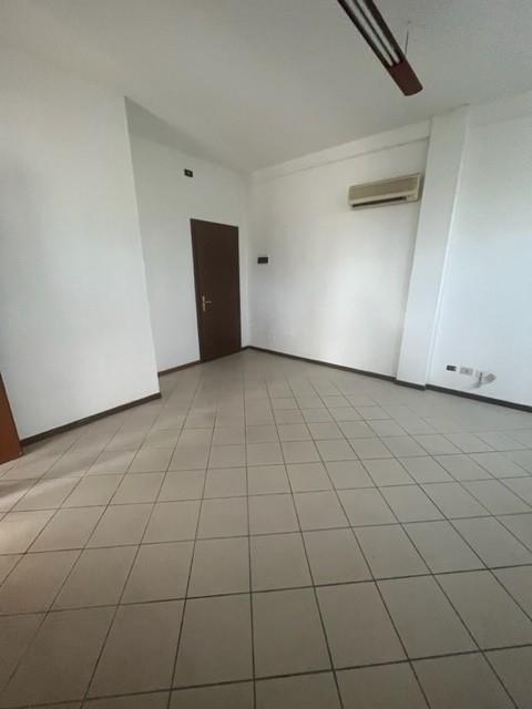 Locale commerciale in affitto a Fosdinovo