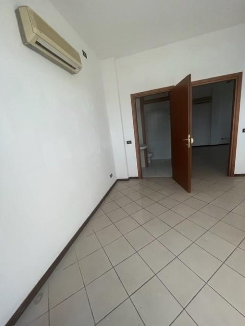 Locale commerciale in affitto a Fosdinovo