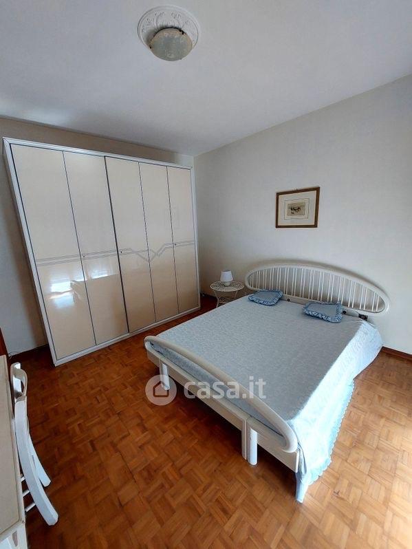 Casa indipendente arredata in affitto a Santo Stefano di Magra