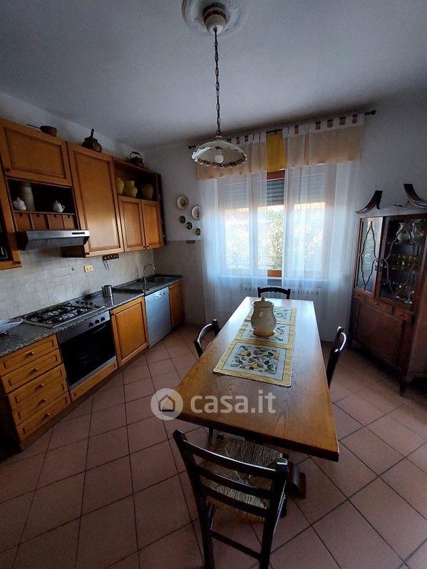 Villa Bifamiliare arredata in affitto a Santo Stefano di Magra