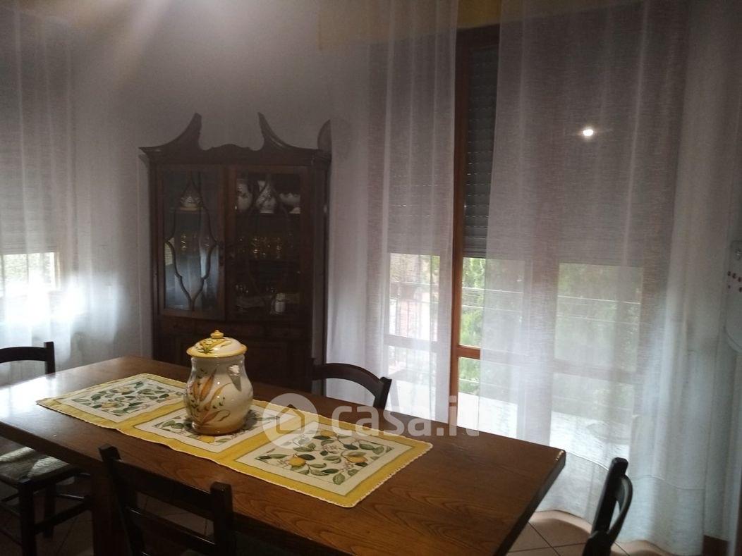 Villa Bifamiliare arredata in affitto a Santo Stefano di Magra