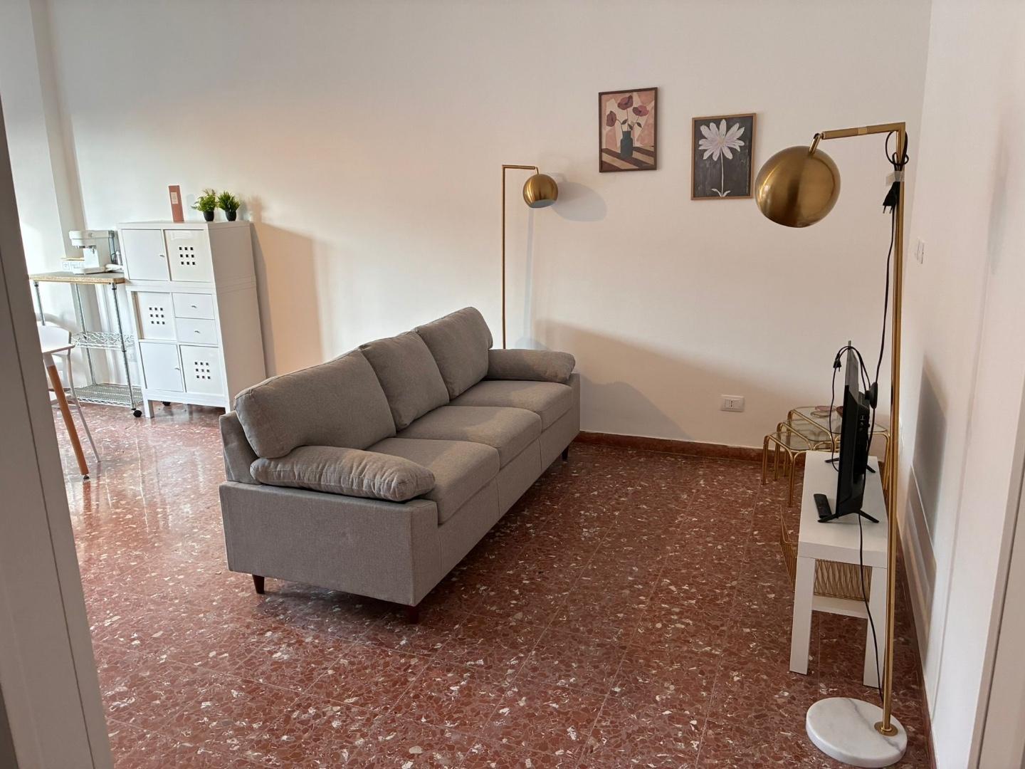 Quadrilocale arredato in affitto, Carrara avenza