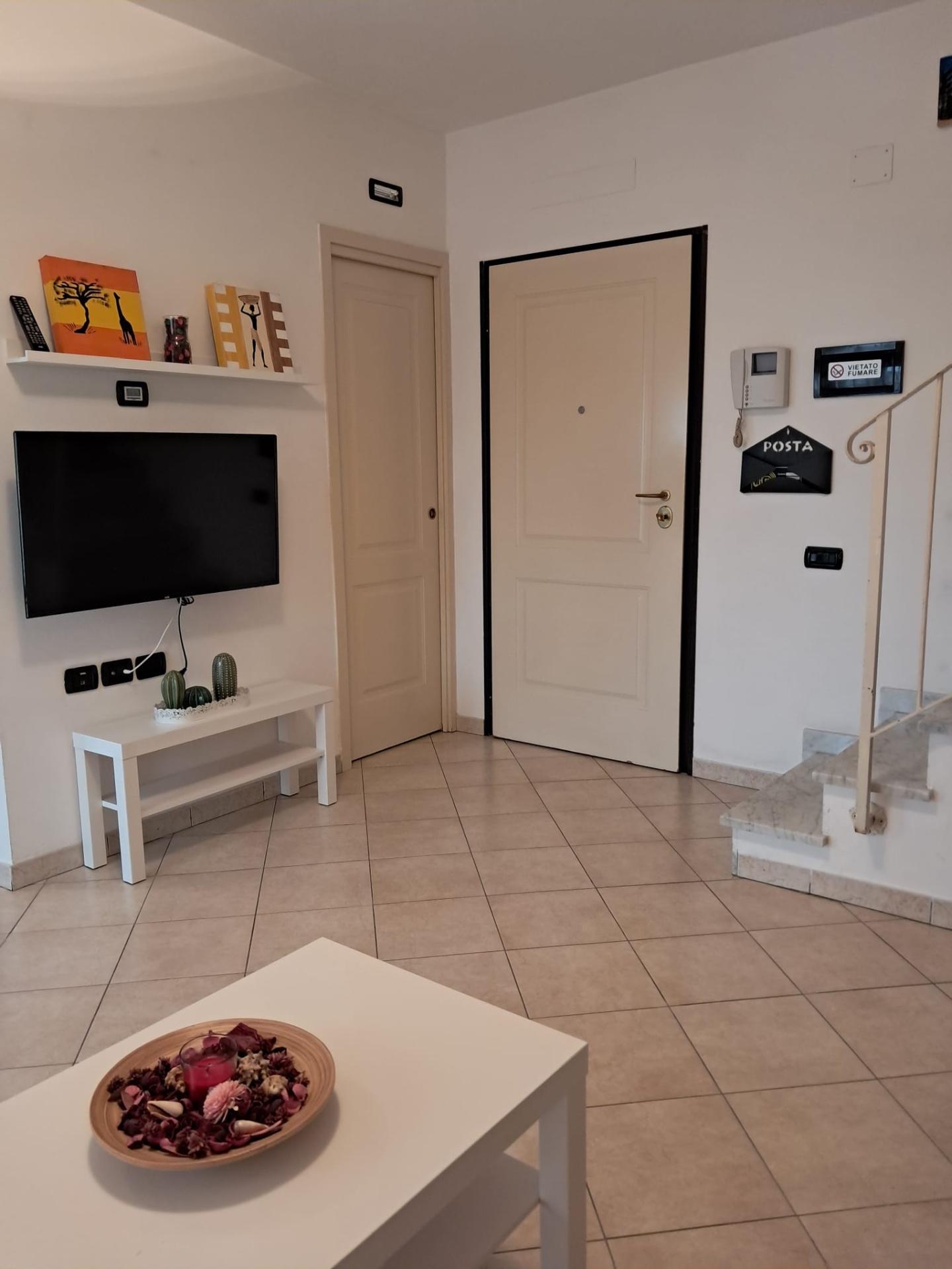 Quadrilocale arredato in affitto, Carrara marina di