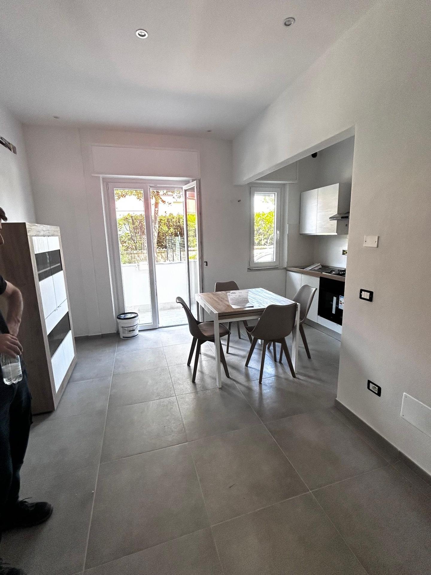 Bilocale arredato in affitto, Carrara marina di