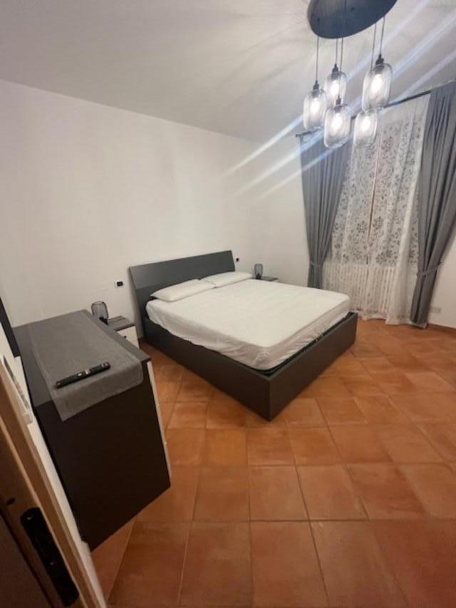 Villa Bifamiliare arredata in affitto a Sarzana