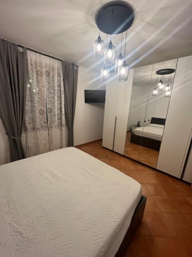 Villa Bifamiliare arredata in affitto a Sarzana