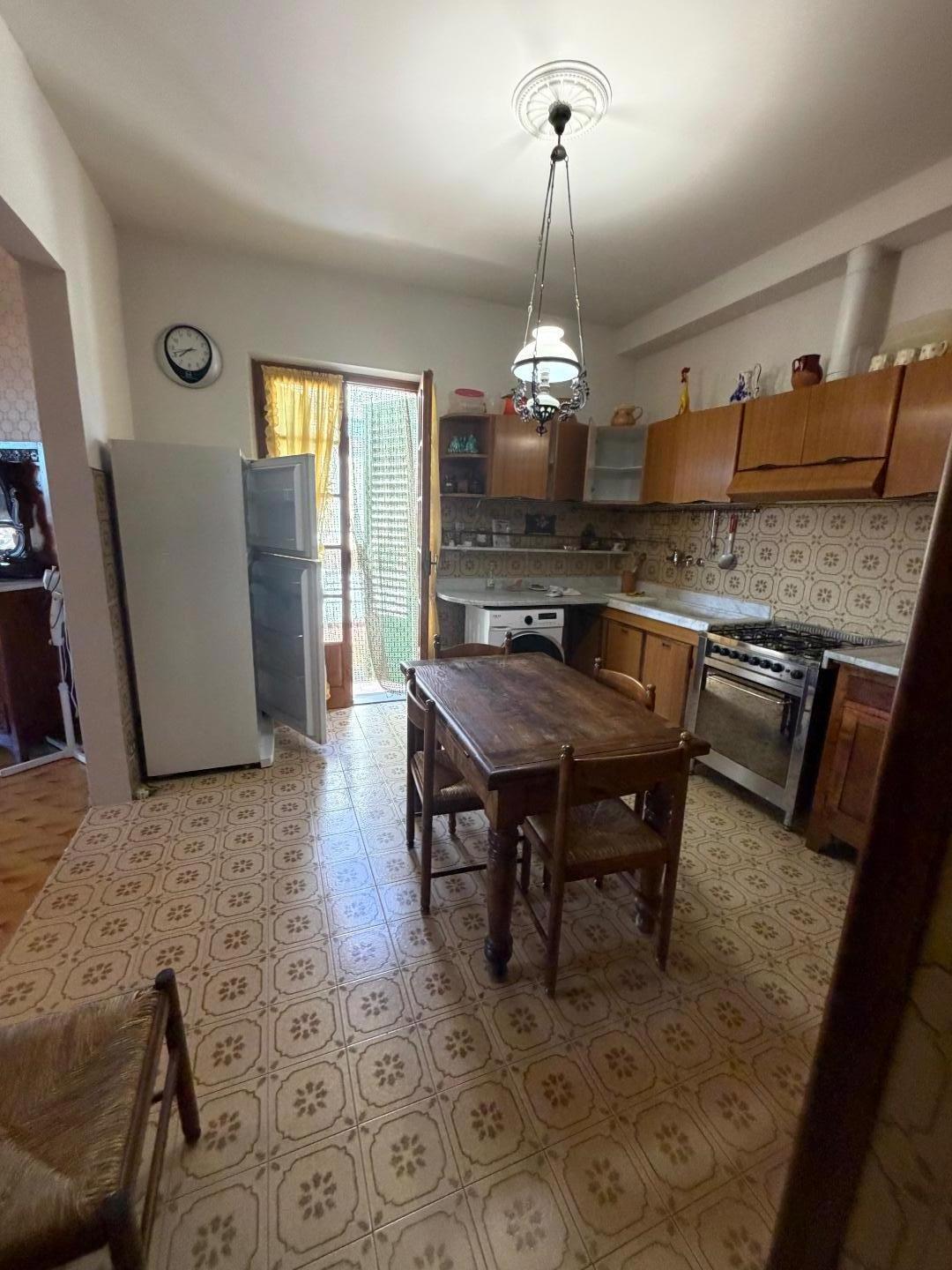 Casa indipendente arredata in affitto a Castelnuovo Magra