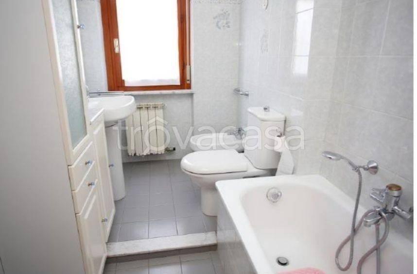 Quadrilocale arredato in affitto, Carrara avenza