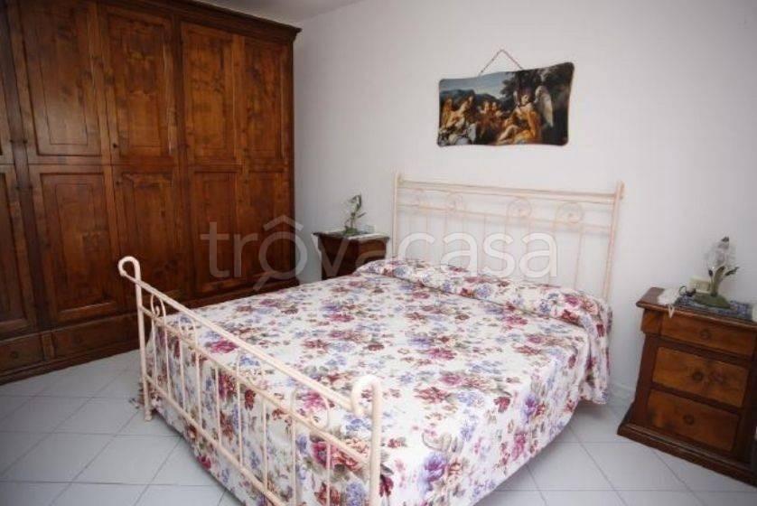 Quadrilocale arredato in affitto, Carrara avenza