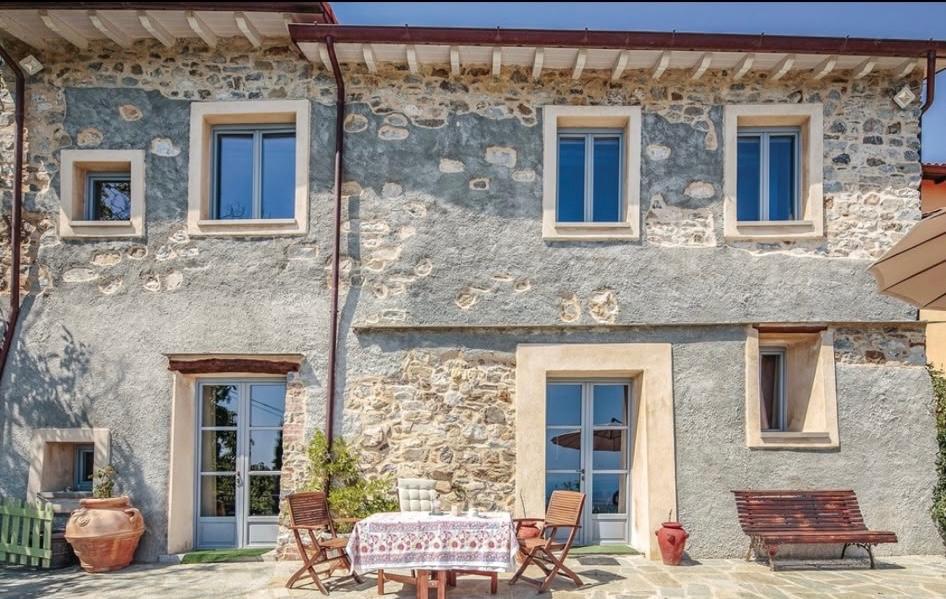 Casa indipendente arredata in affitto a Fosdinovo