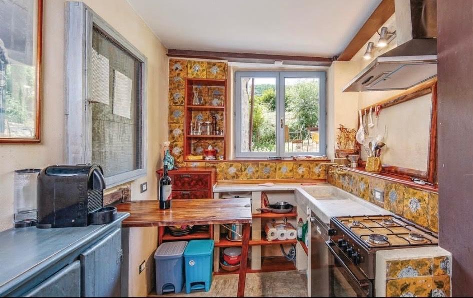 Casa indipendente arredata in affitto a Fosdinovo