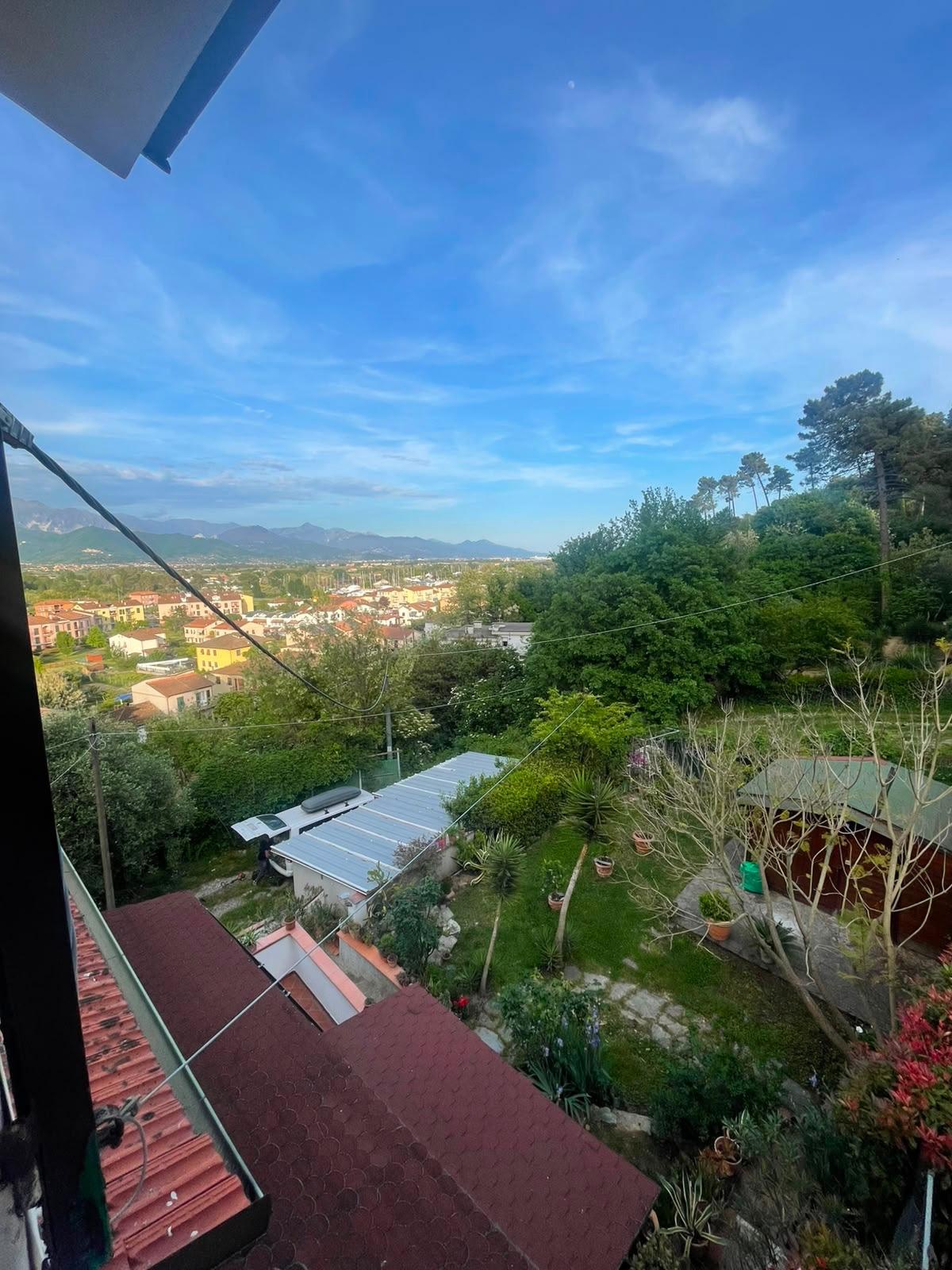 Casa indipendente arredata in affitto a Ameglia