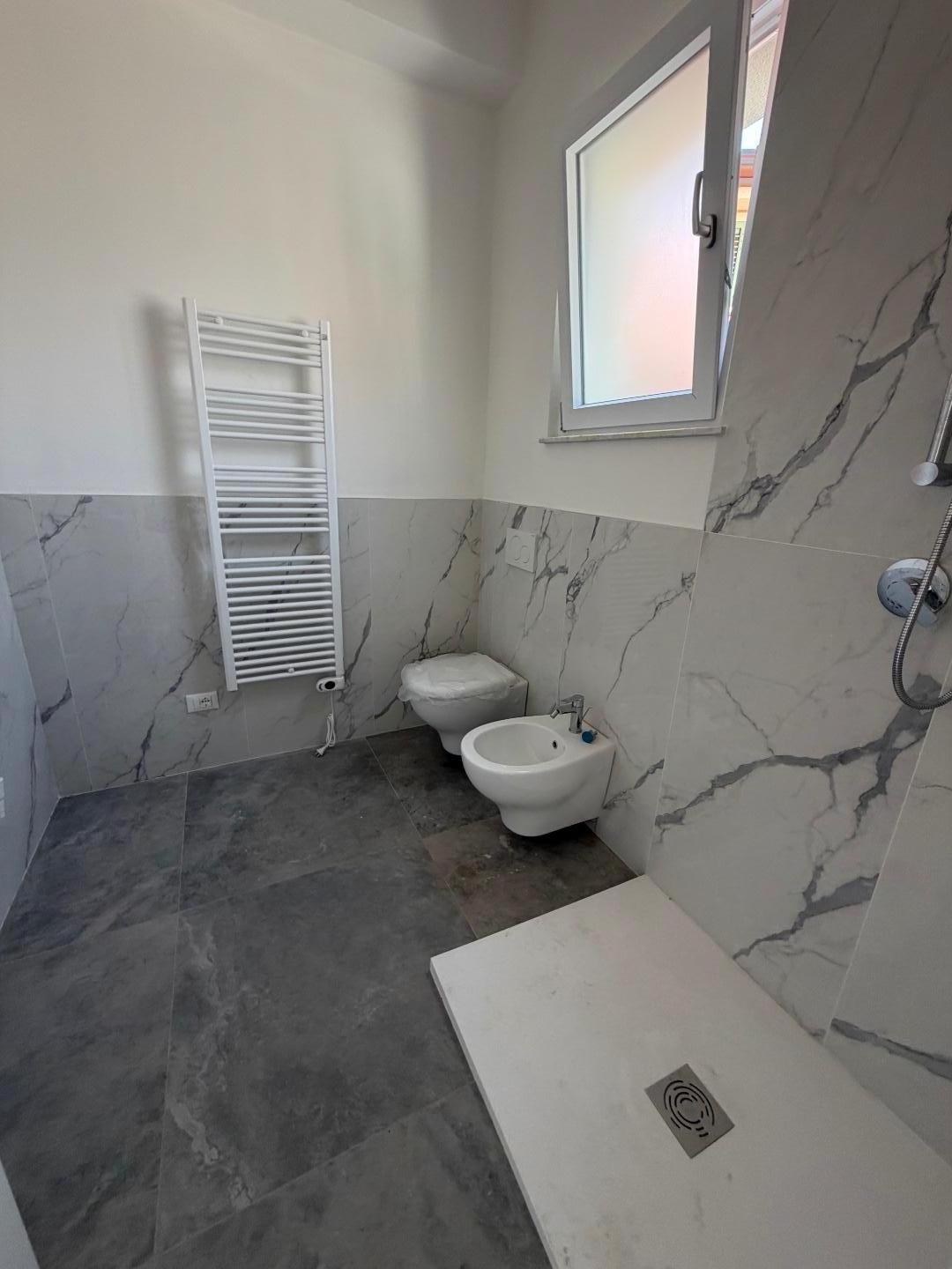 Casa indipendente con giardino a Sarzana