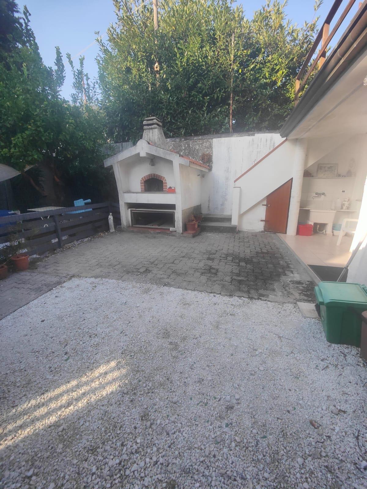 Villa Trifamiliari con giardino, Massa borgo del ponte