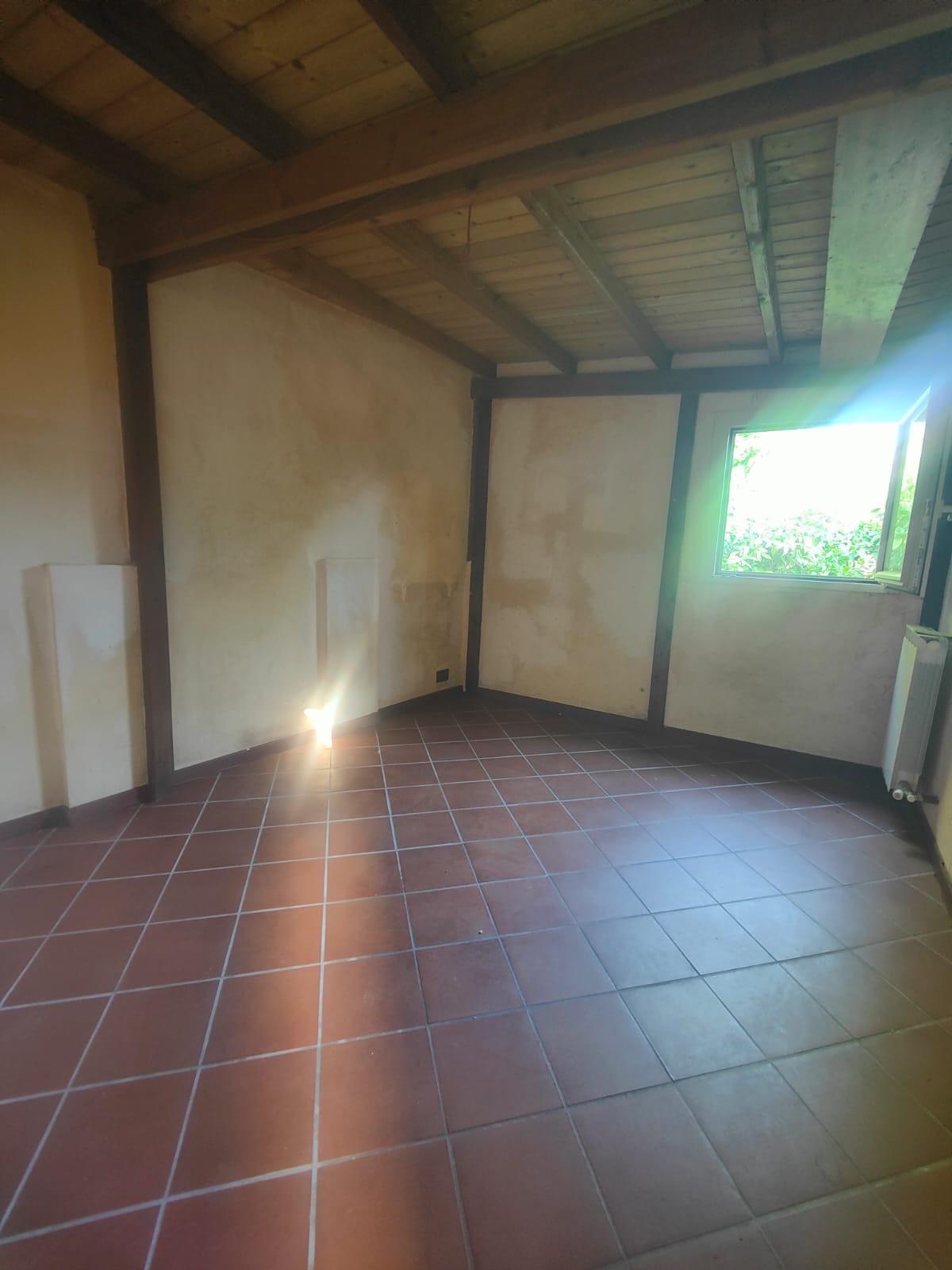 Villa Trifamiliari con giardino, Massa borgo del ponte