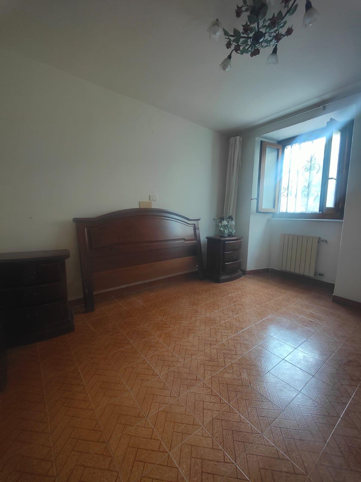 Villa Trifamiliari con giardino, Massa borgo del ponte