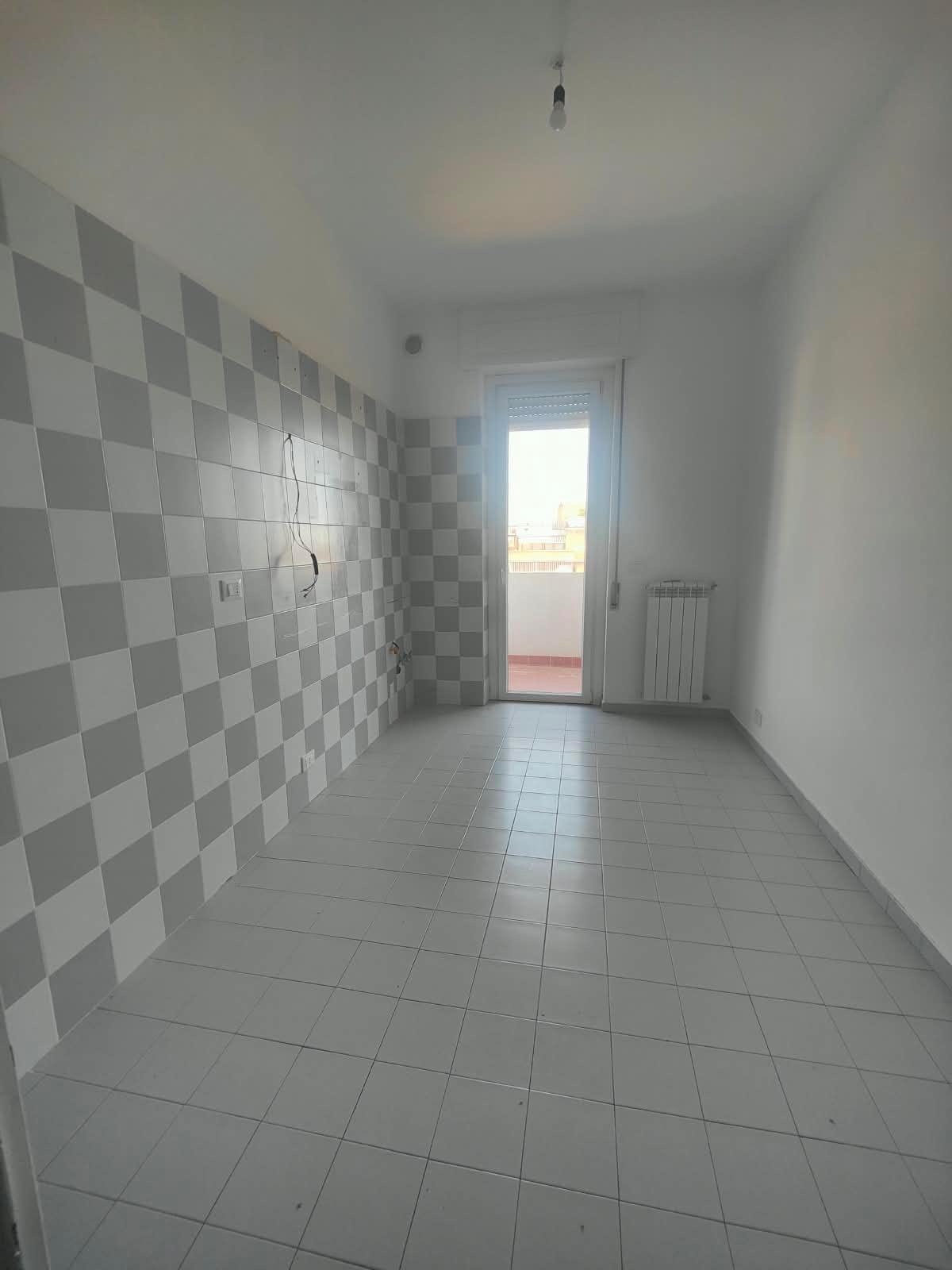 Quadrilocale in affitto, Carrara marina di