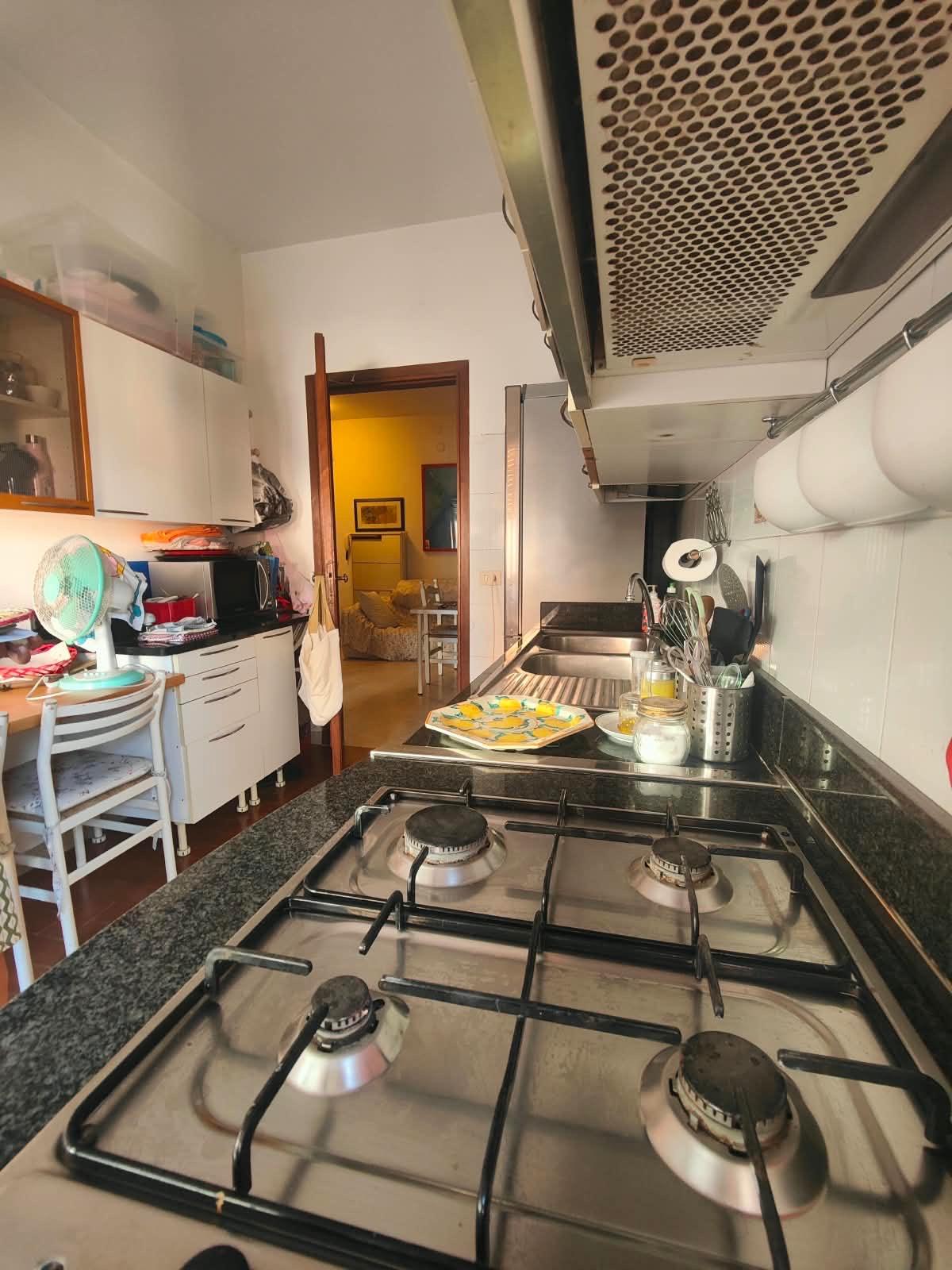 Trilocale arredato in affitto, Carrara marina di
