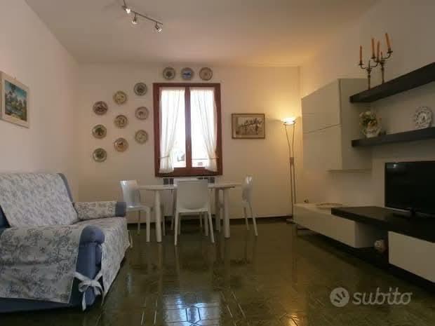 Villa Bifamiliare arredata in affitto a Ameglia