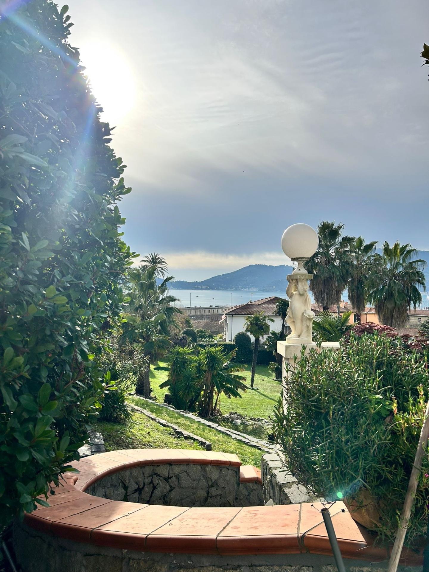 Casa indipendente arredata in affitto a La Spezia