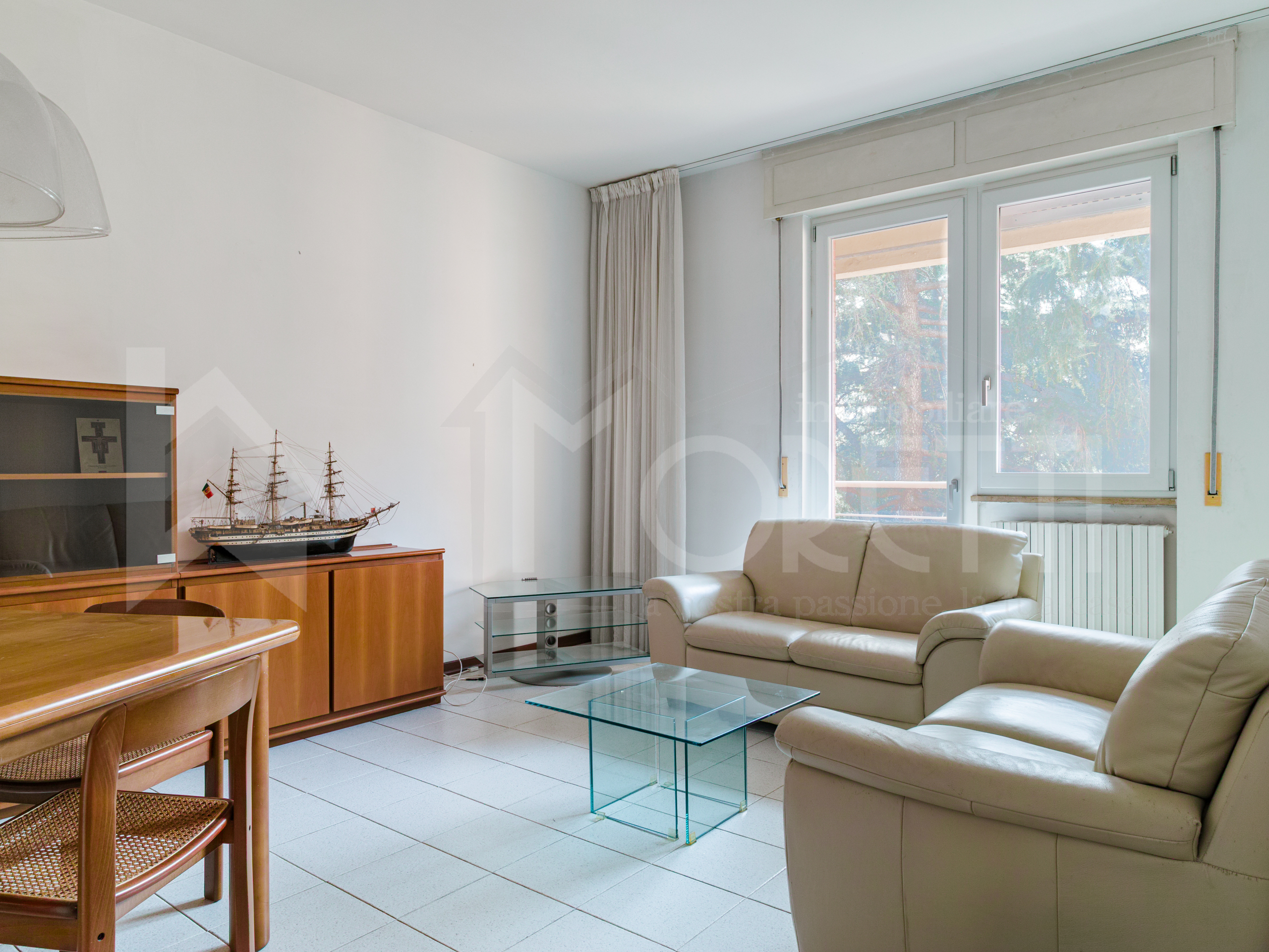 Quadrilocale con giardino in via del vigna, Livorno