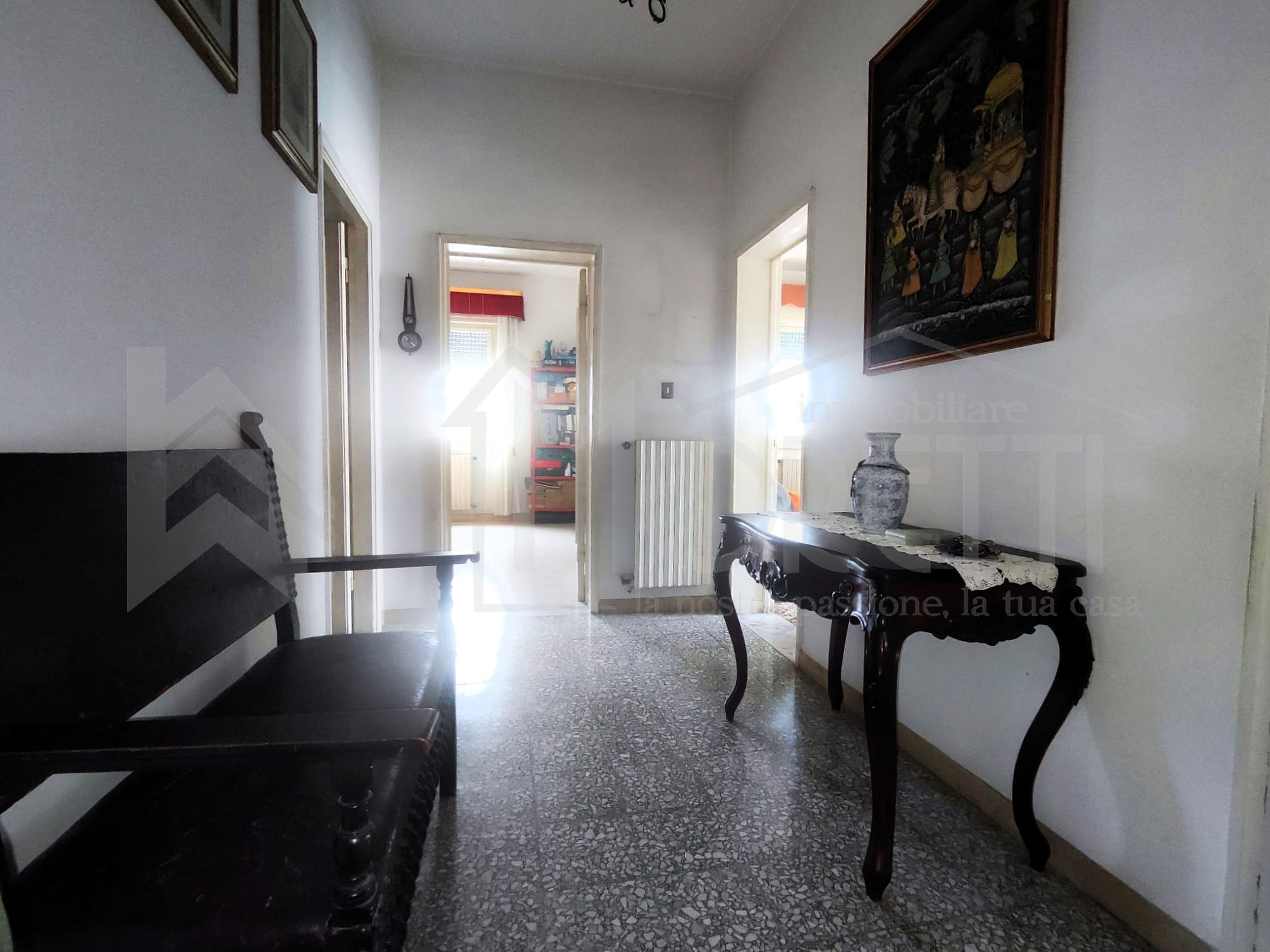 Appartamento con terrazzo in viale mameli, Livorno