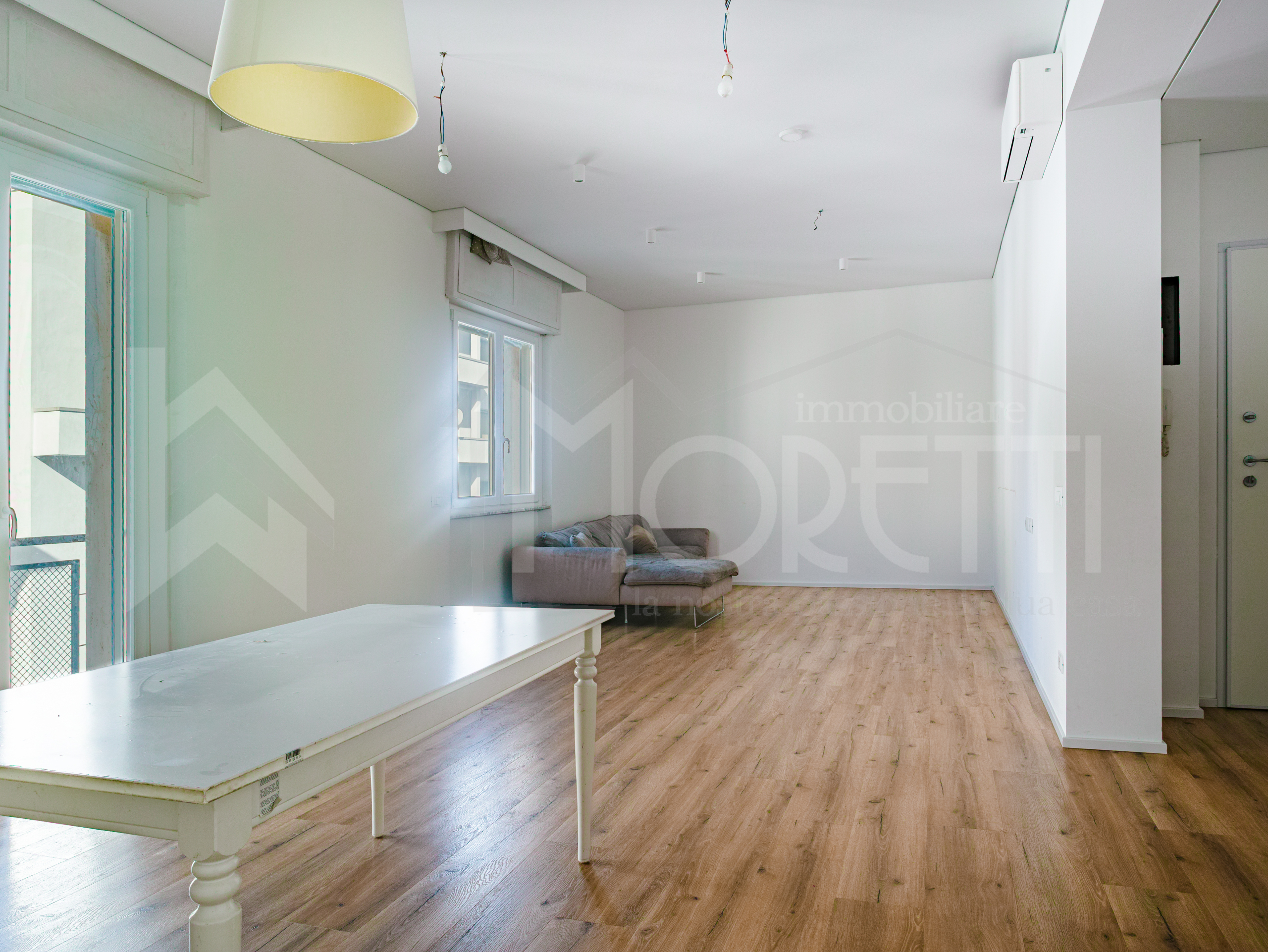 Appartamento con giardino in via costanzo ebat, Livorno