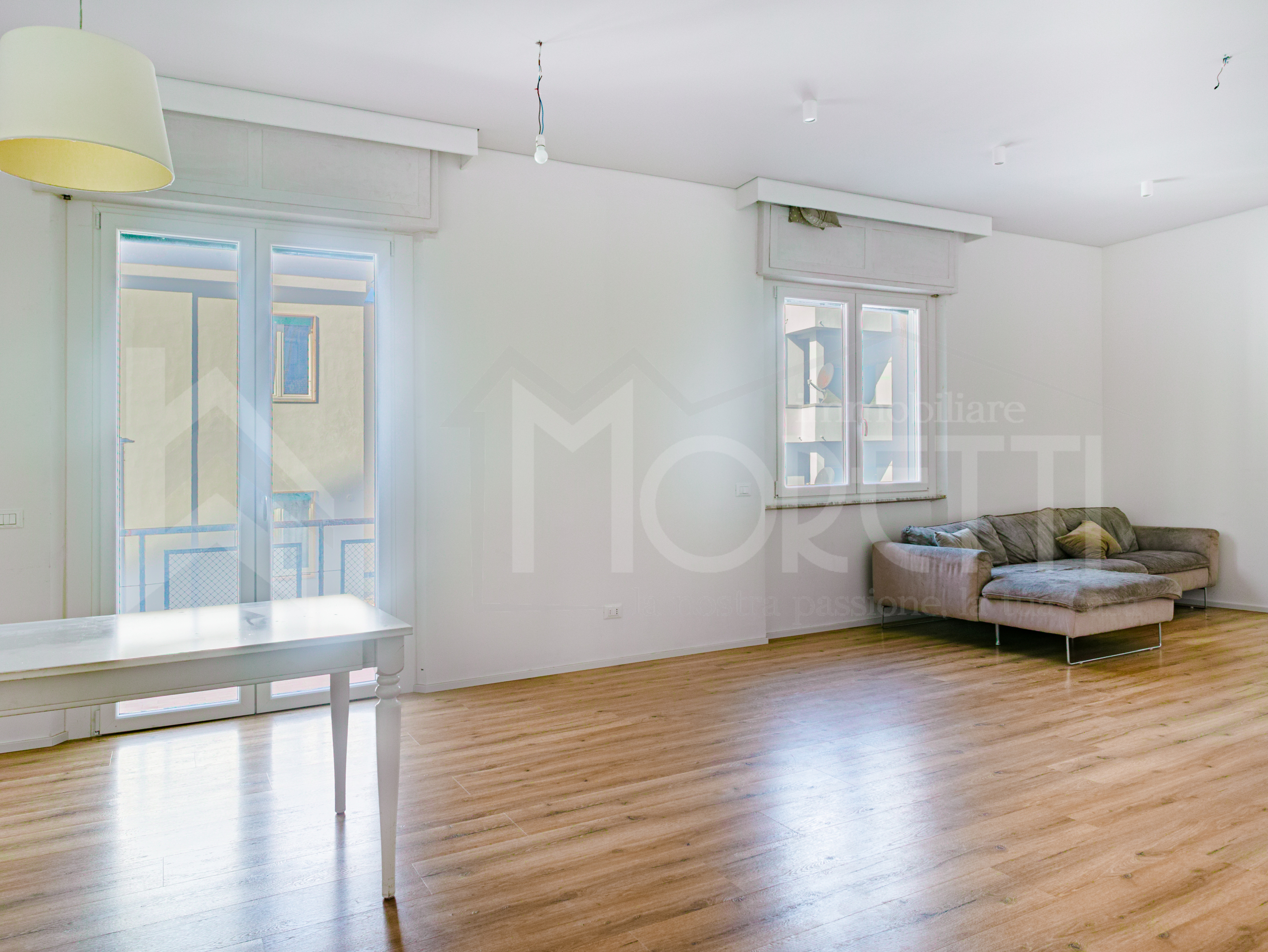 Appartamento con giardino in via costanzo ebat, Livorno