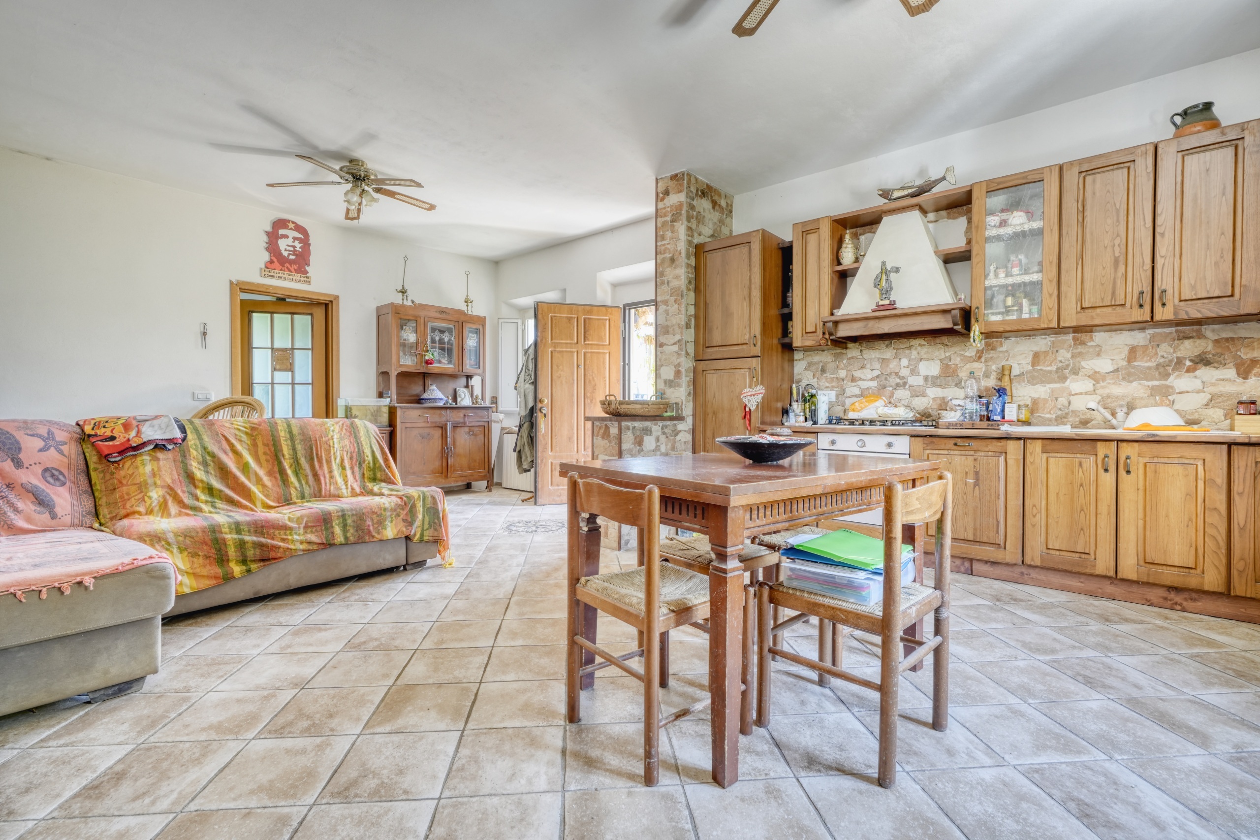 Casa indipendente con giardino in via pian delle tregge, Collesalvetti
