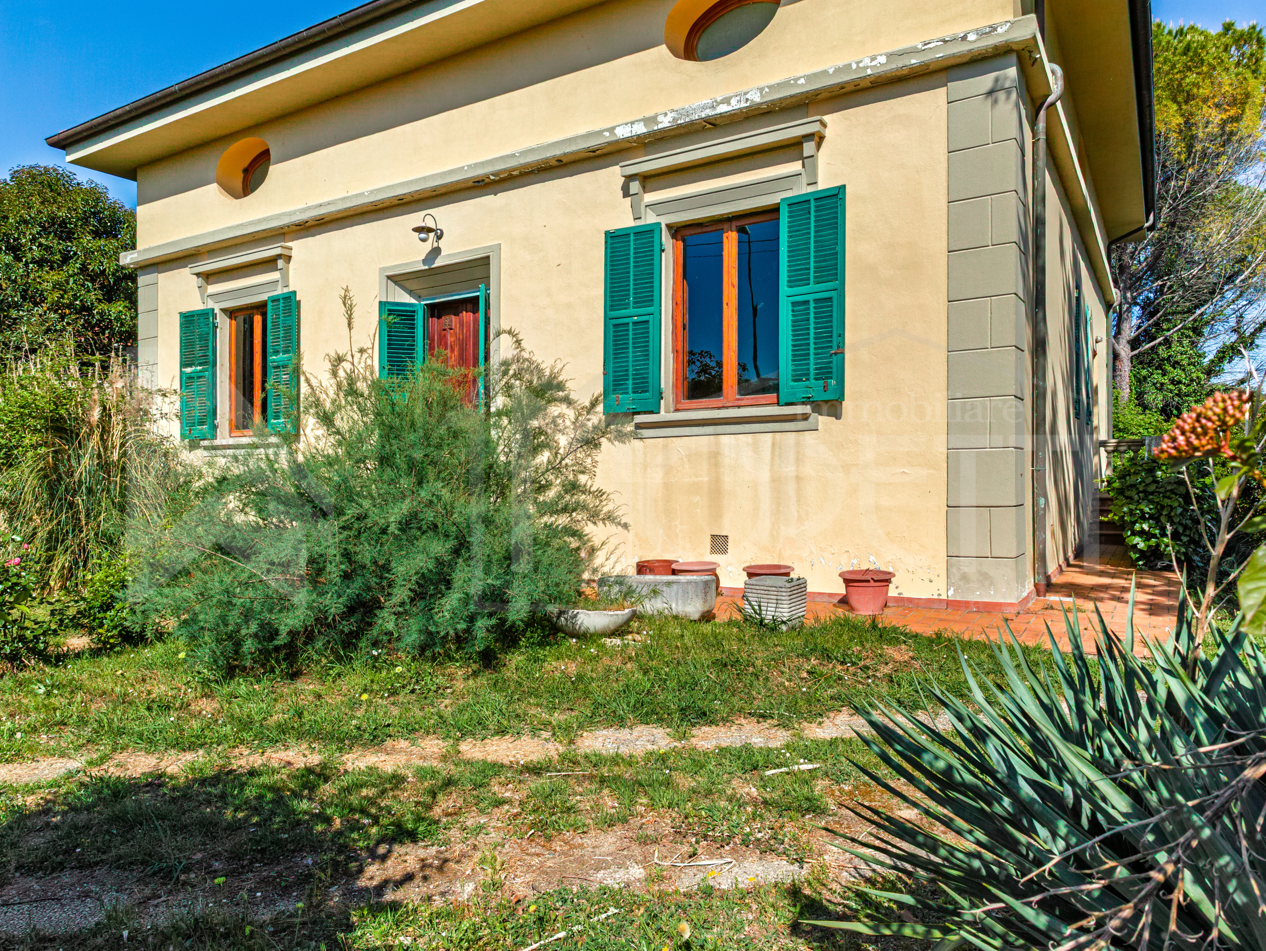 Villa con giardino in via parrana san martino, Collesalvetti
