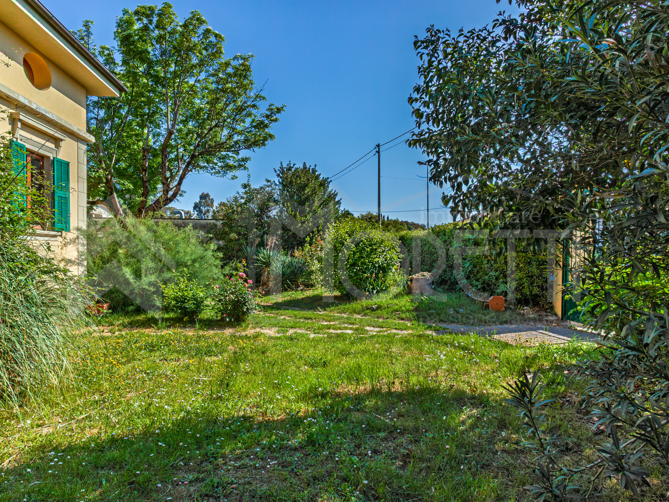 Villa con giardino in via parrana san martino, Collesalvetti