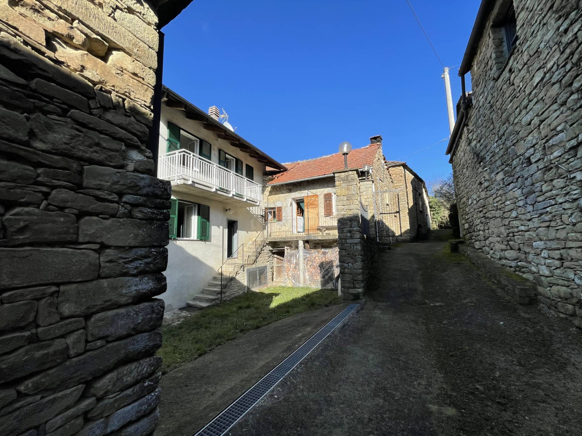Casa singola in vendita a Pezzolo Valle Uzzone, Gorrino