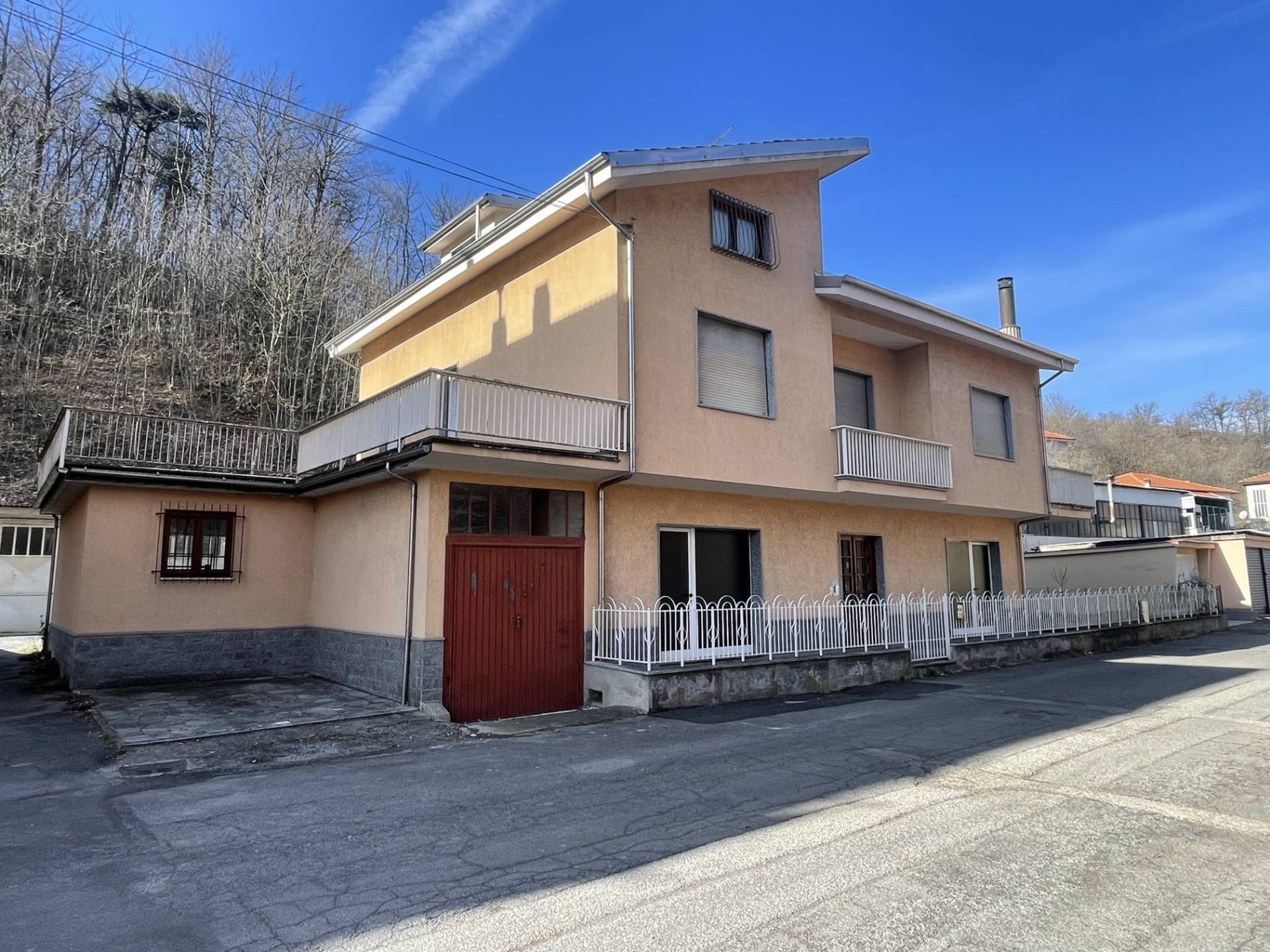 Villa in vendita a Cairo Montenotte