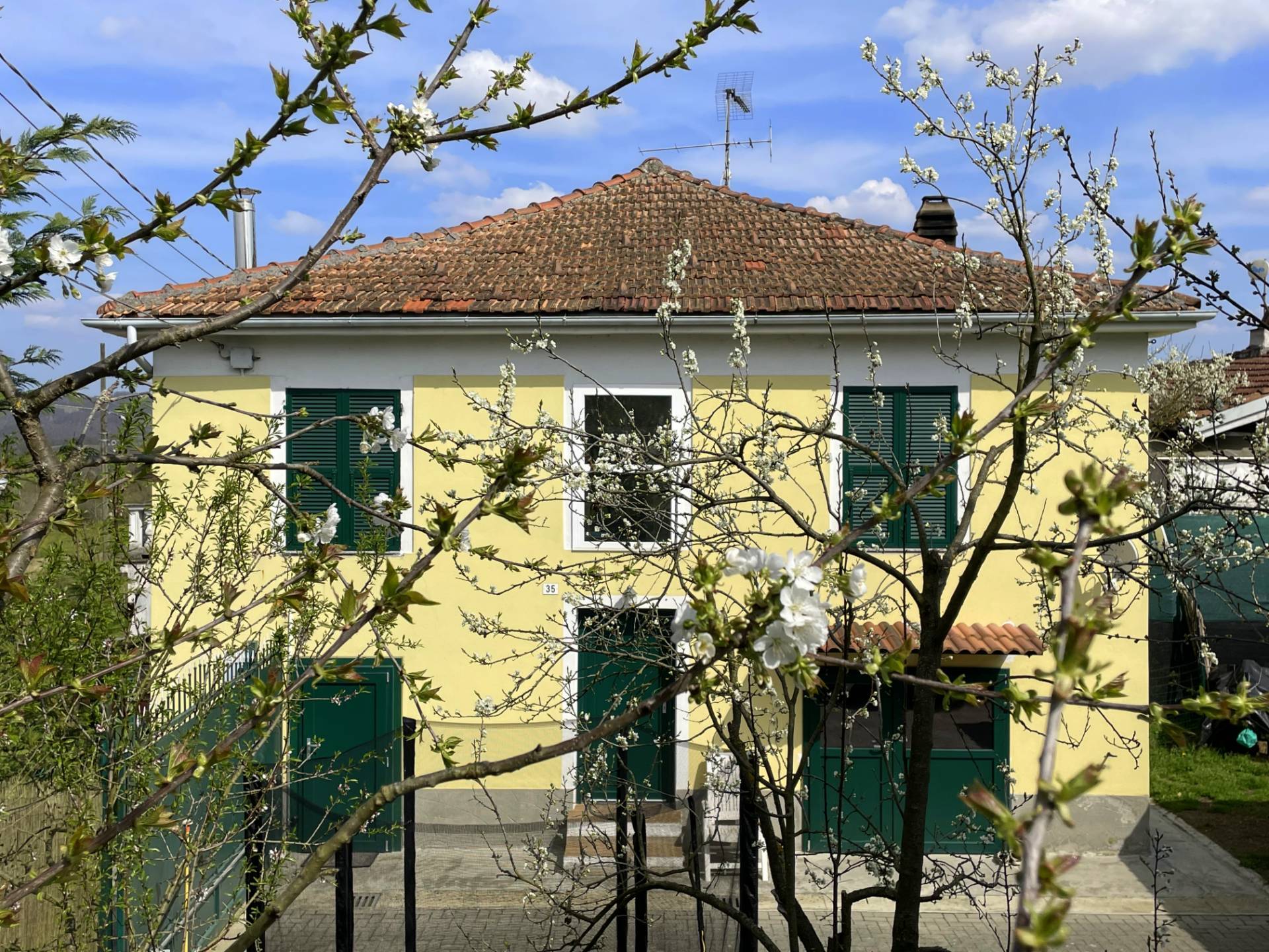 Casa singola in vendita a Piana Crixia, Villa