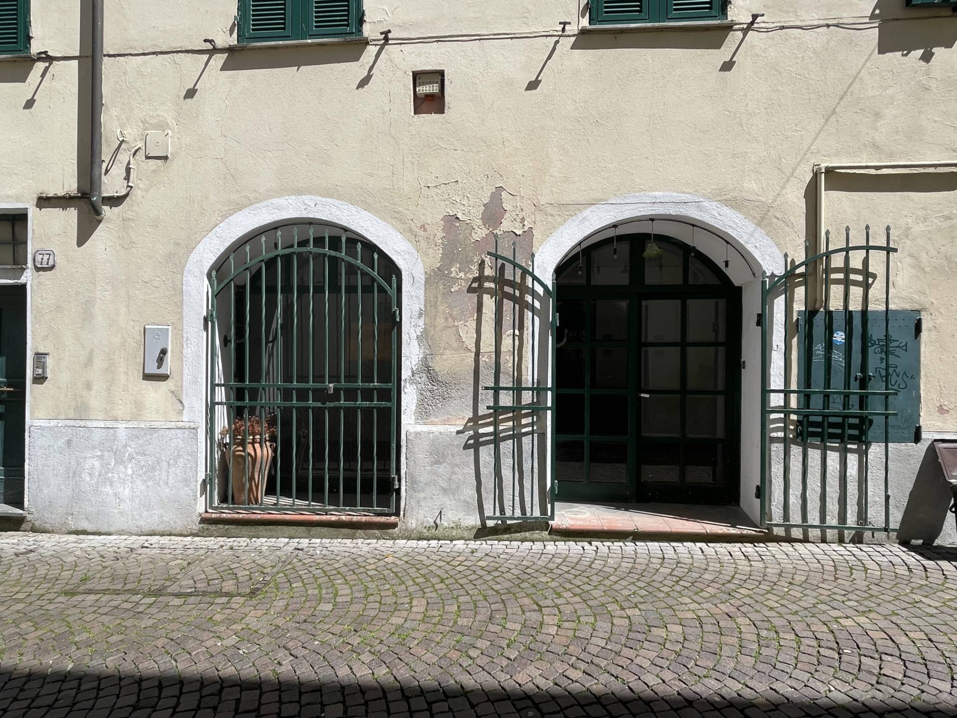 Locale commerciale in vendita a Carcare