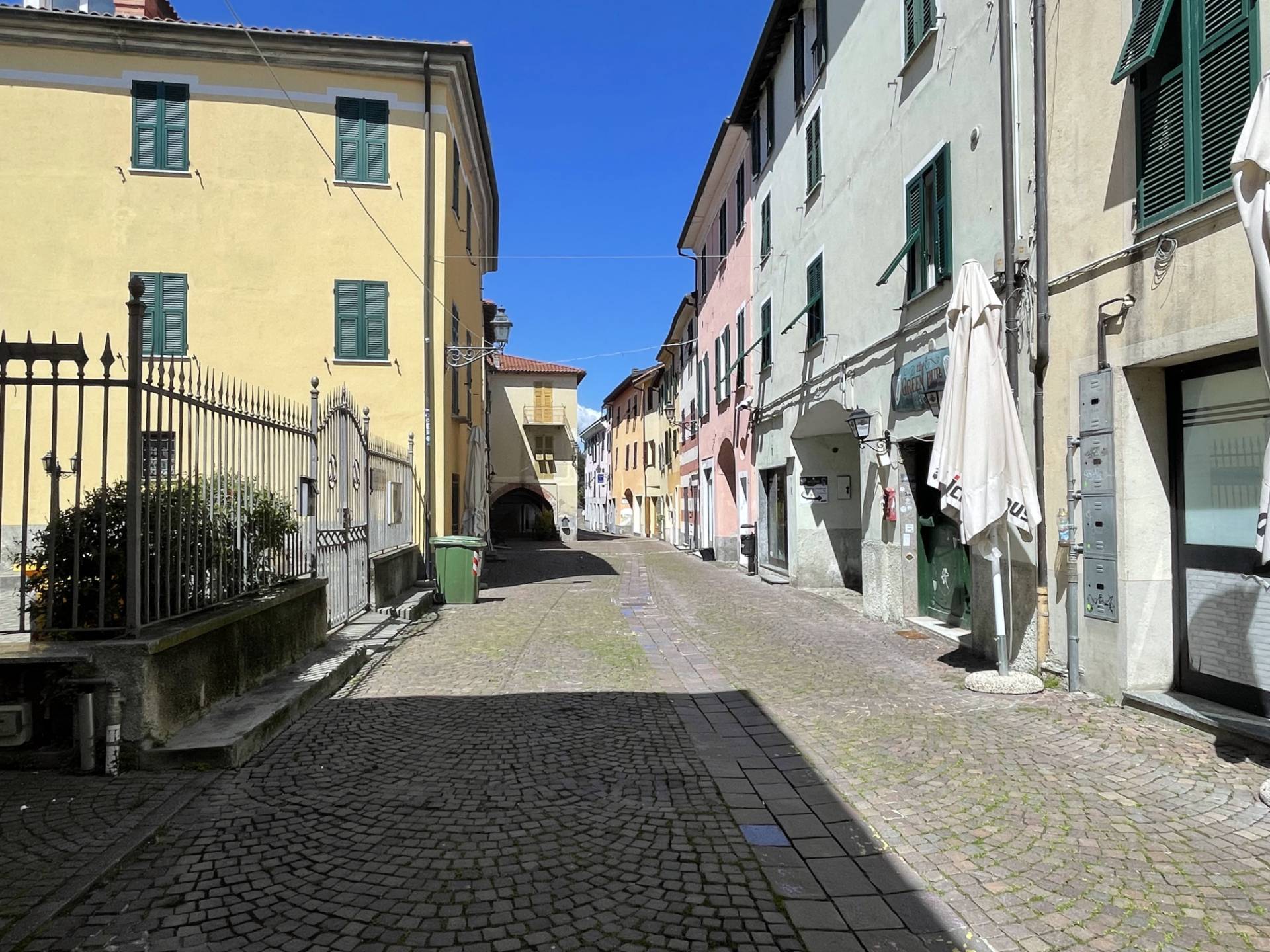 Locale commerciale in vendita a Carcare