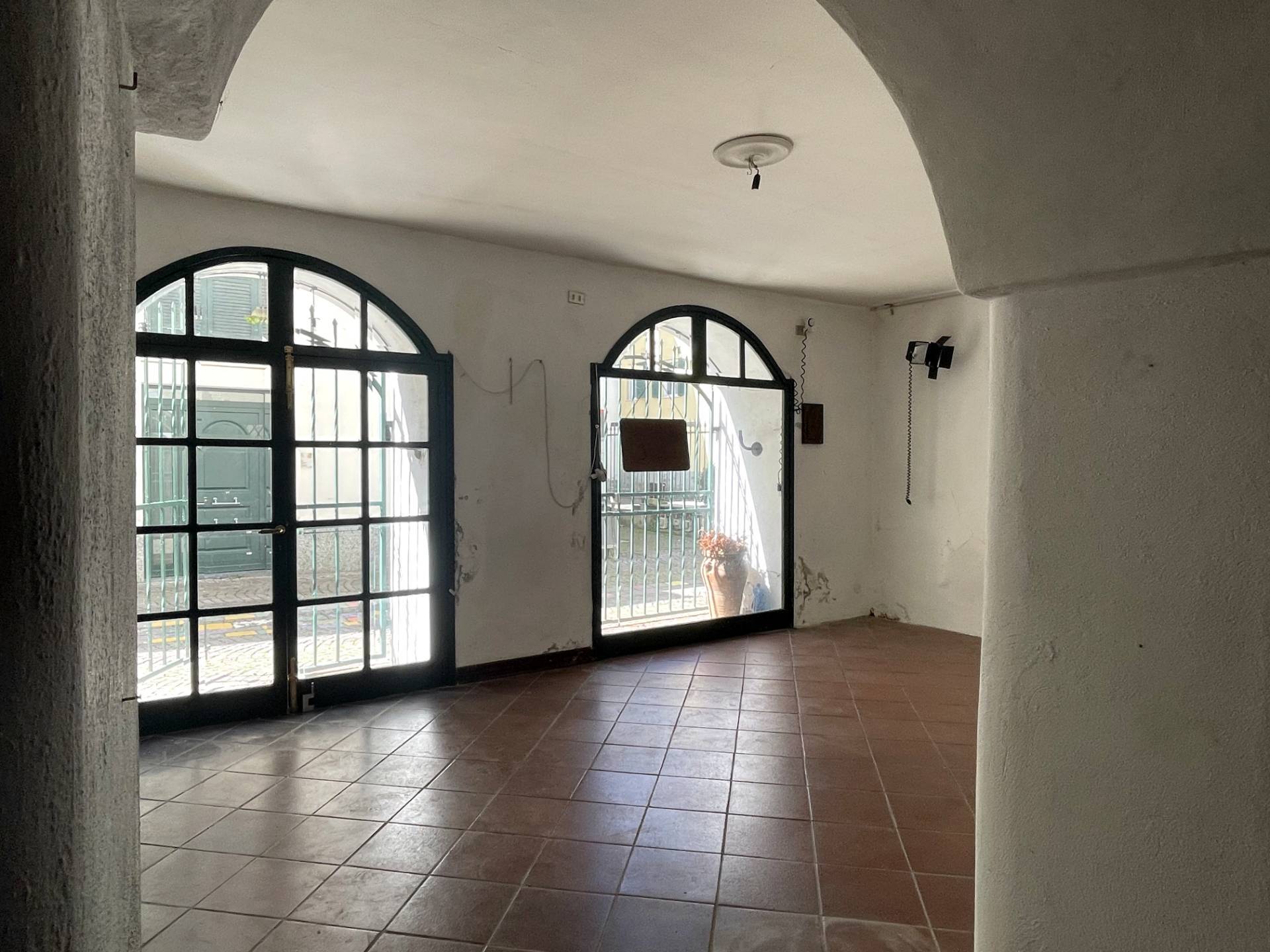 Locale commerciale in vendita a Carcare